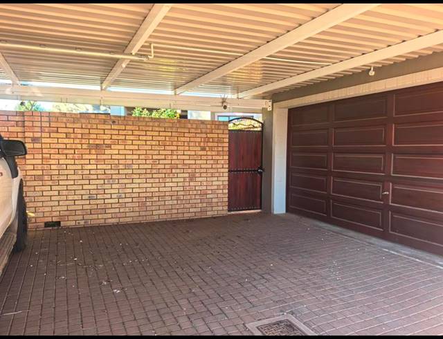 3 BEDROOM TOWNHOUSE FOR SALE IN MONAVONI